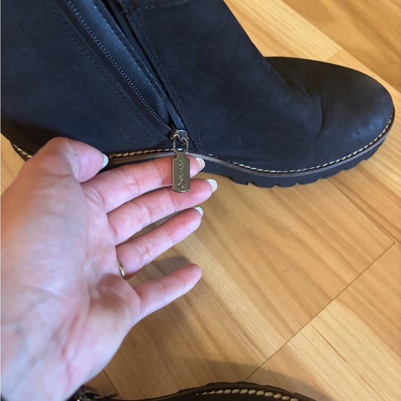 Blondo USA Dagger Waterproof Bootie in Black Suede Size 6 New - Picture 9 of 10